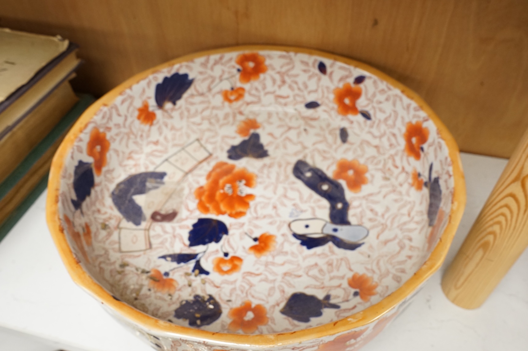 An Ironstone Imari pattern wash jug and basin, 36cm in diameter